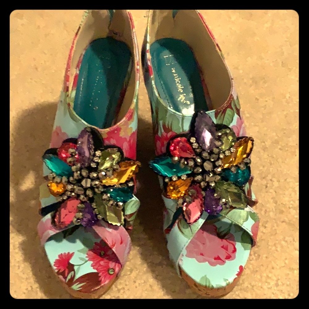 Floral wedges